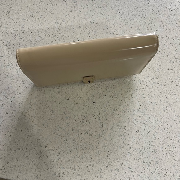 Gucci Wallet Like New (EUC) - Picture 8 of 15